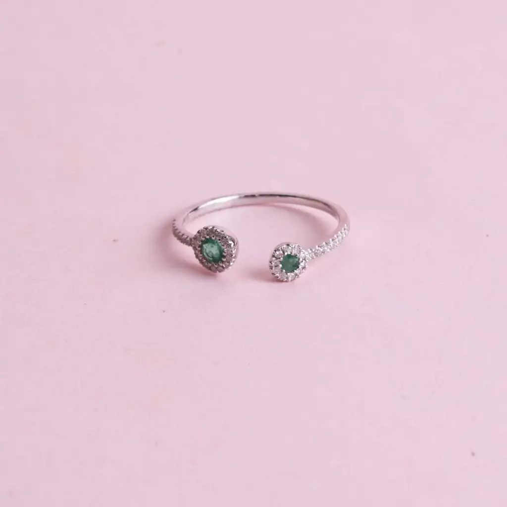Anillo Emerald Diamond Circles