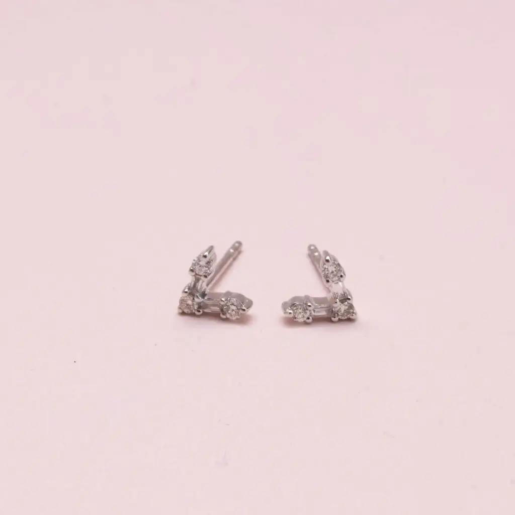 Aretes Diamond V White