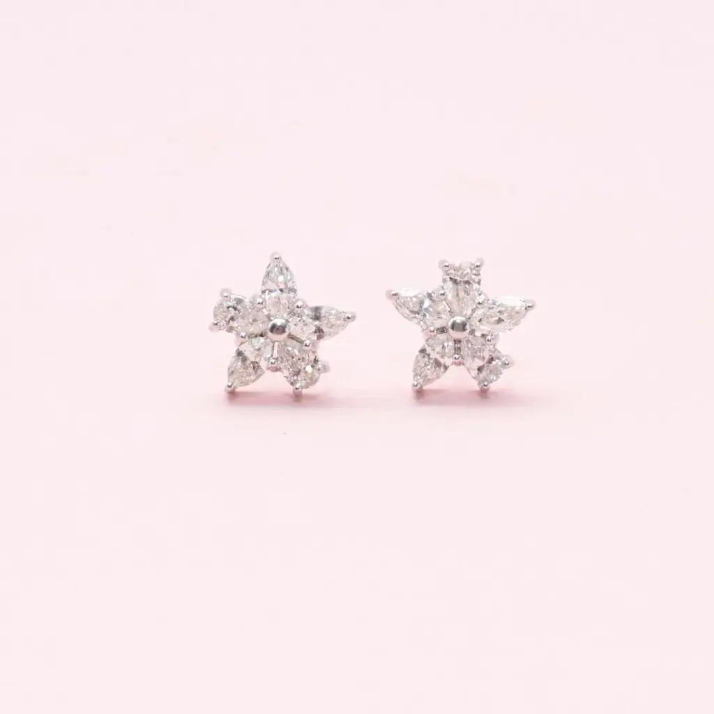 [3868] Aretes Flower Diamond