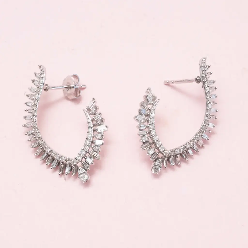 Aretes Hoja Diamond Al Rededor