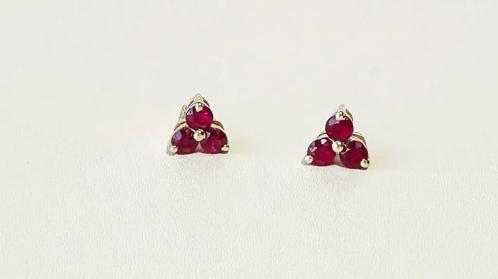 Aretes Trebol Ruby Medium