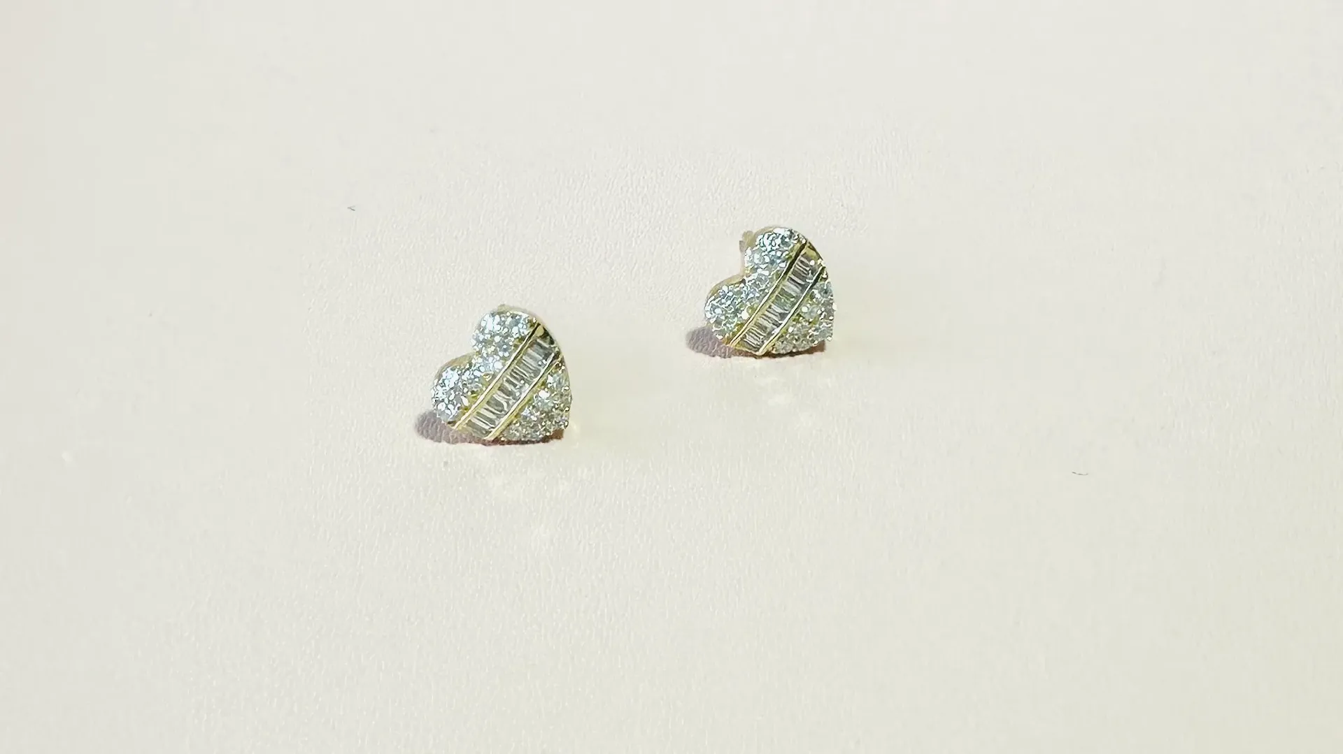 [4526] Aretes Heart Diamond Baguette