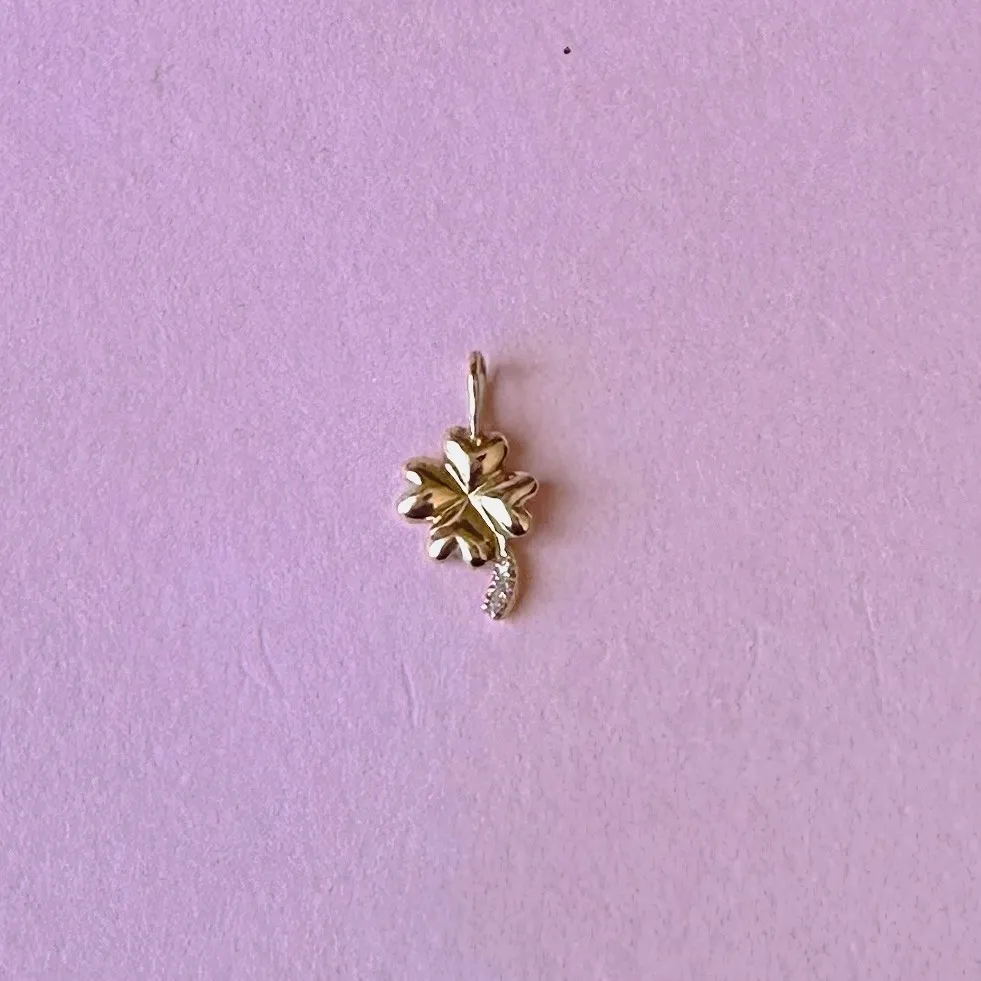 Charm Trebol Diamond