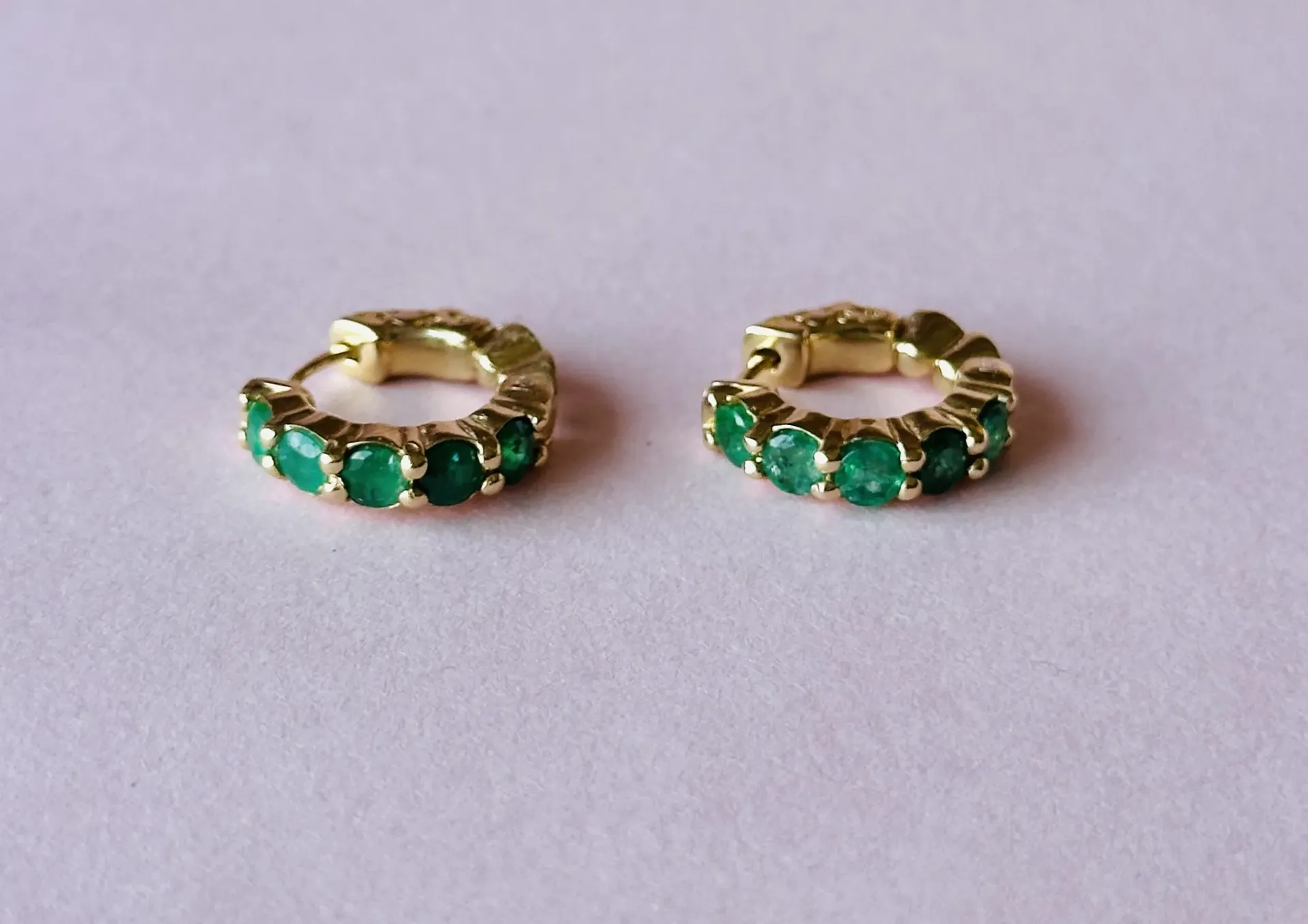 [5093] Emerald Huggie Hoop Yellow