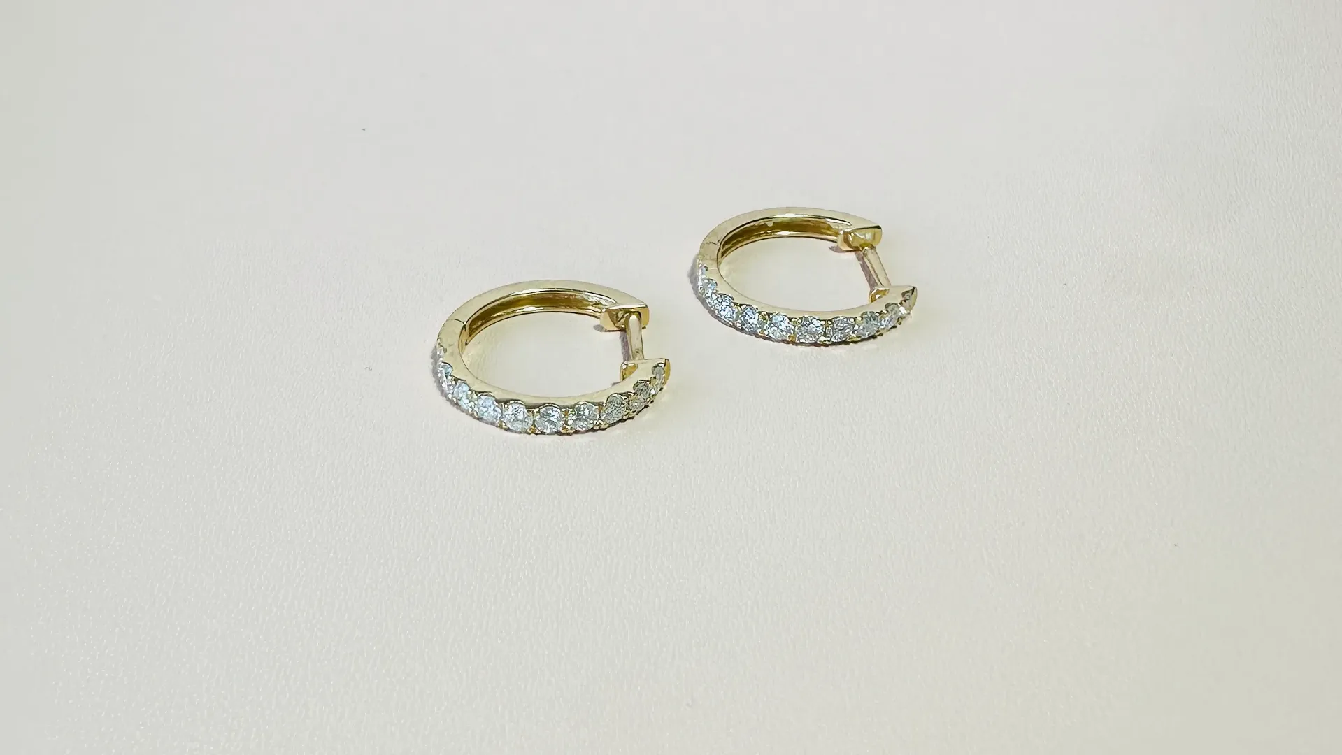 [5122] Gold Diamond Huggies 15 mm