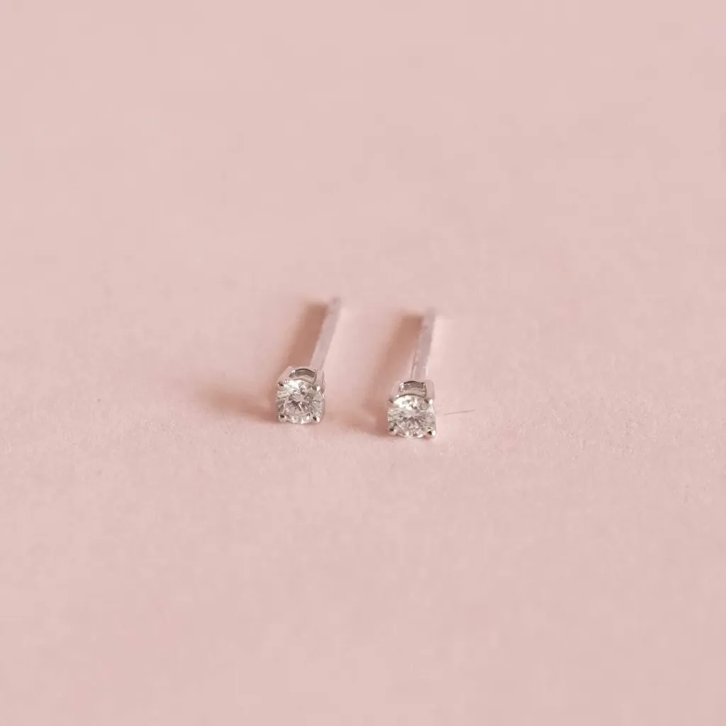 [5142] Gold Solitaire Diamond Studs Pong
