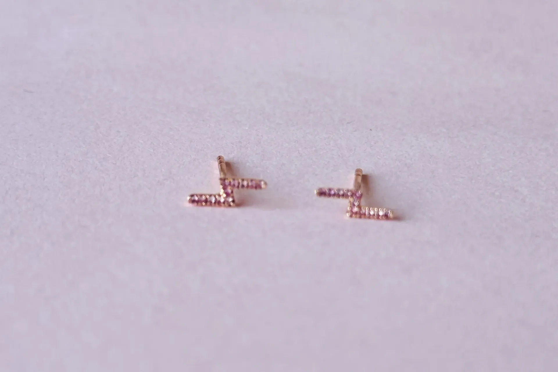 [5148] Rose Gold Pink Sapphire Lighting Bolt Ea