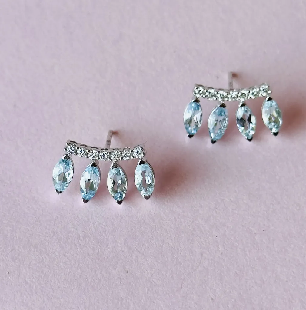 [5160] Yellow Gold Aqumarine And Diamond