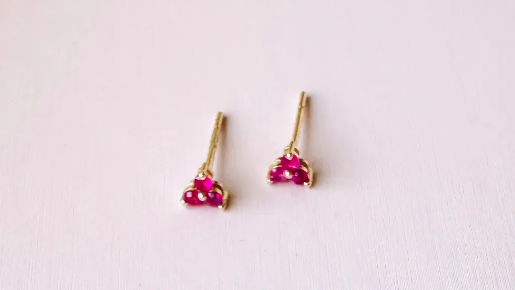 Karat Yellow Gold Trio Ruby Stud